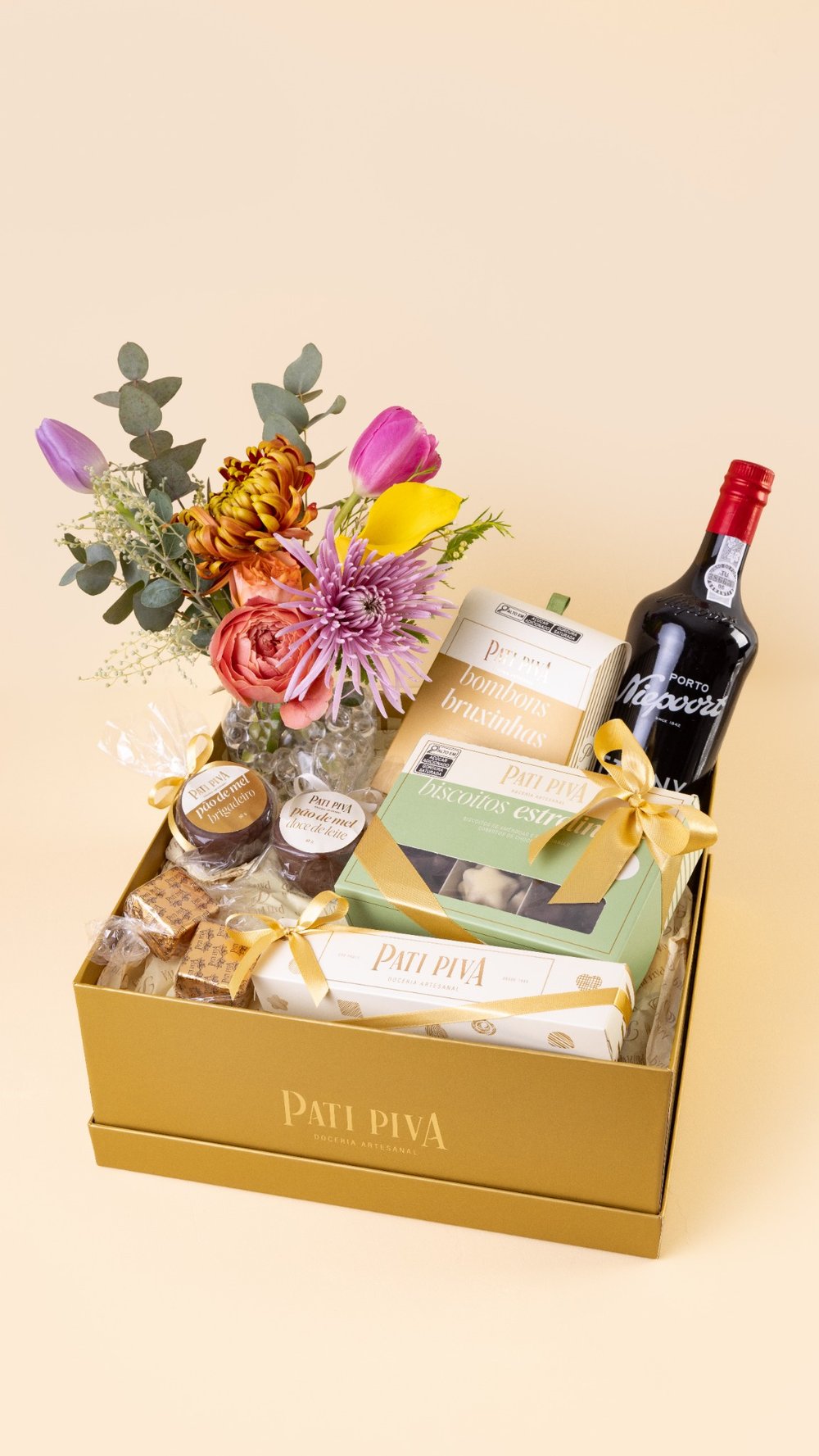 Cesta G - Doces, Flores e Vinho