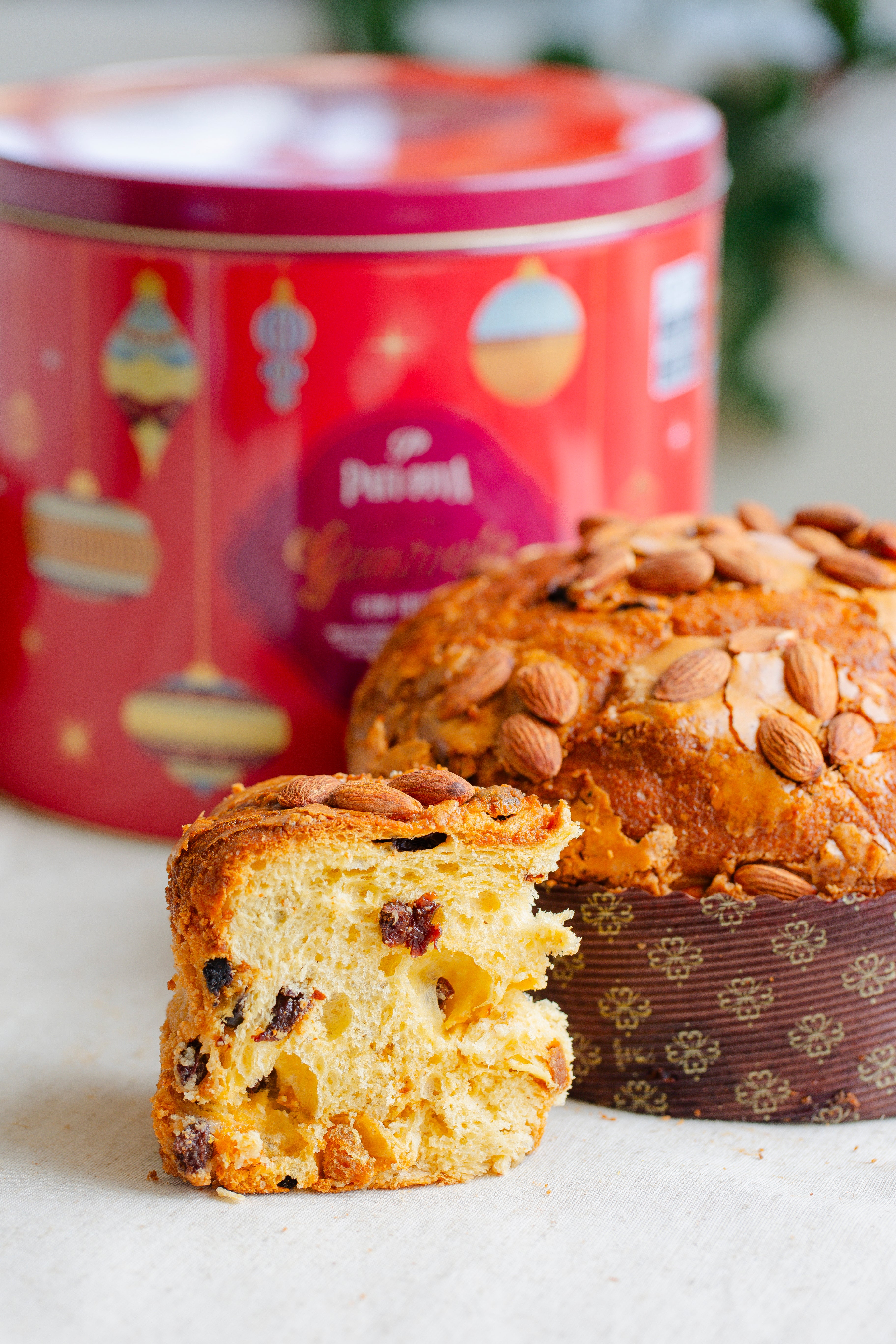 Panettone Frutas - Crosta de Amêndoas na Lata - 900g