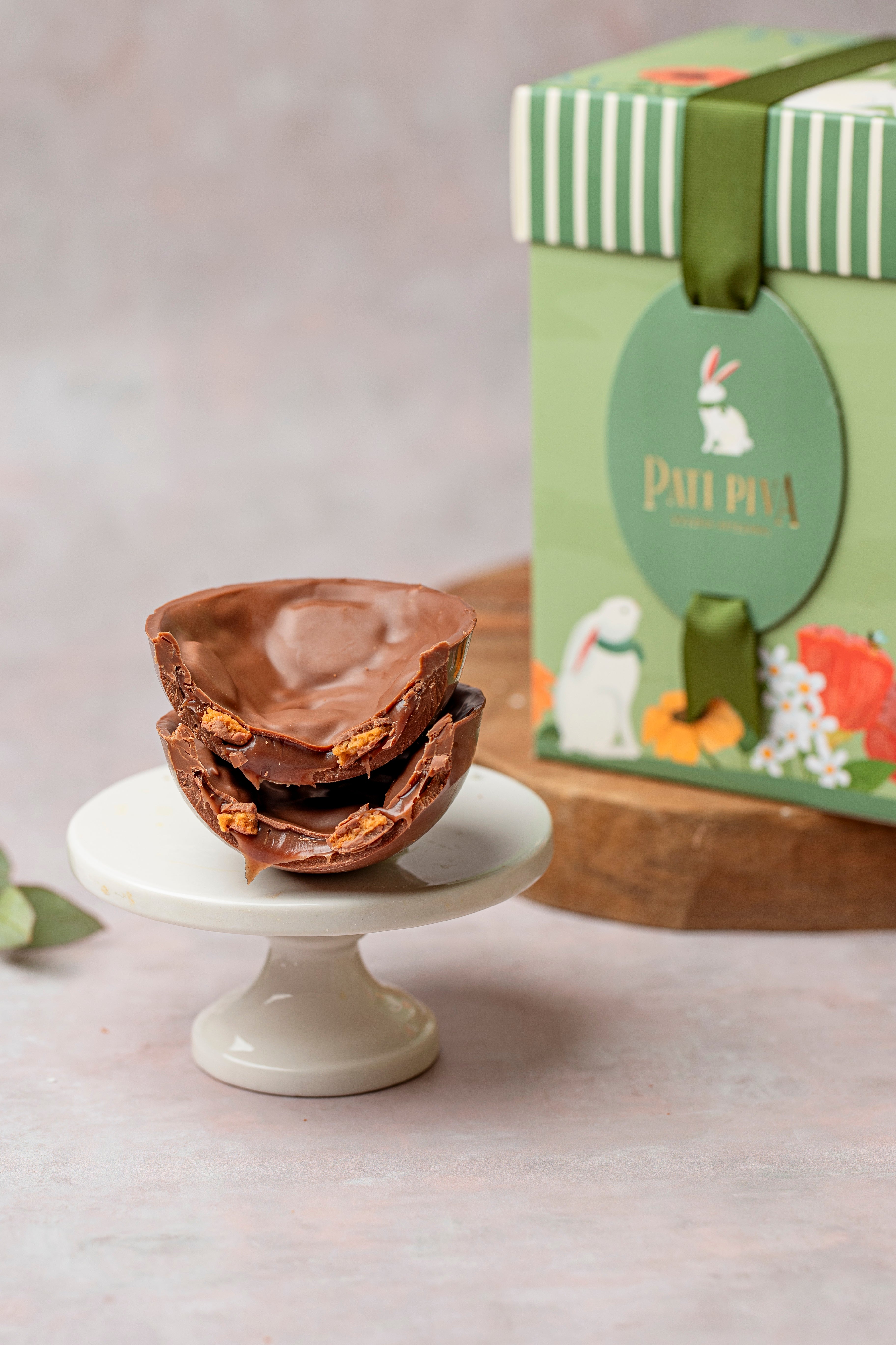 Ovo Bruxinha de Brigadeiro - Tamanho P