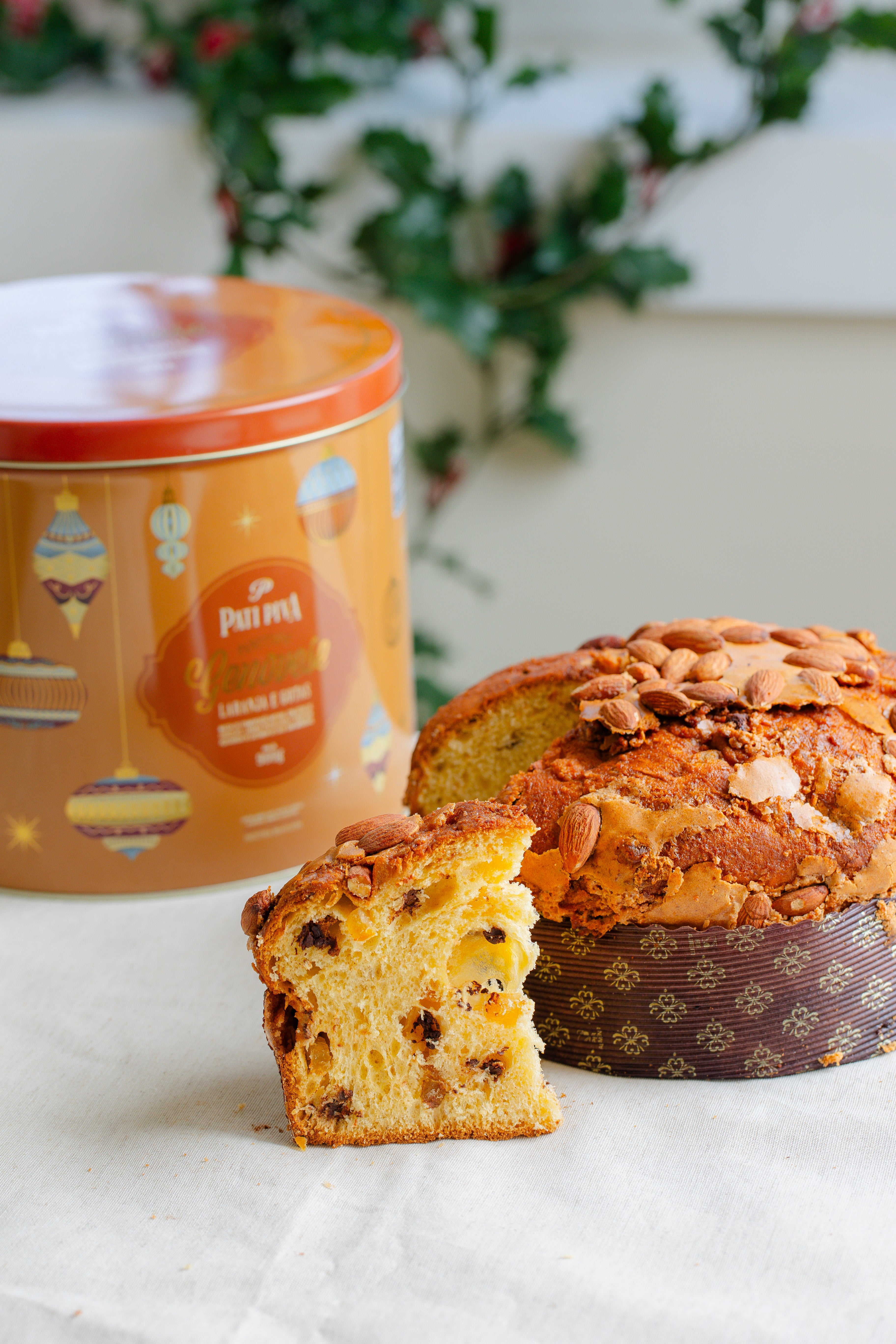Panettone Meio Amargo com Laranja - Com Crosta de Amêndoas