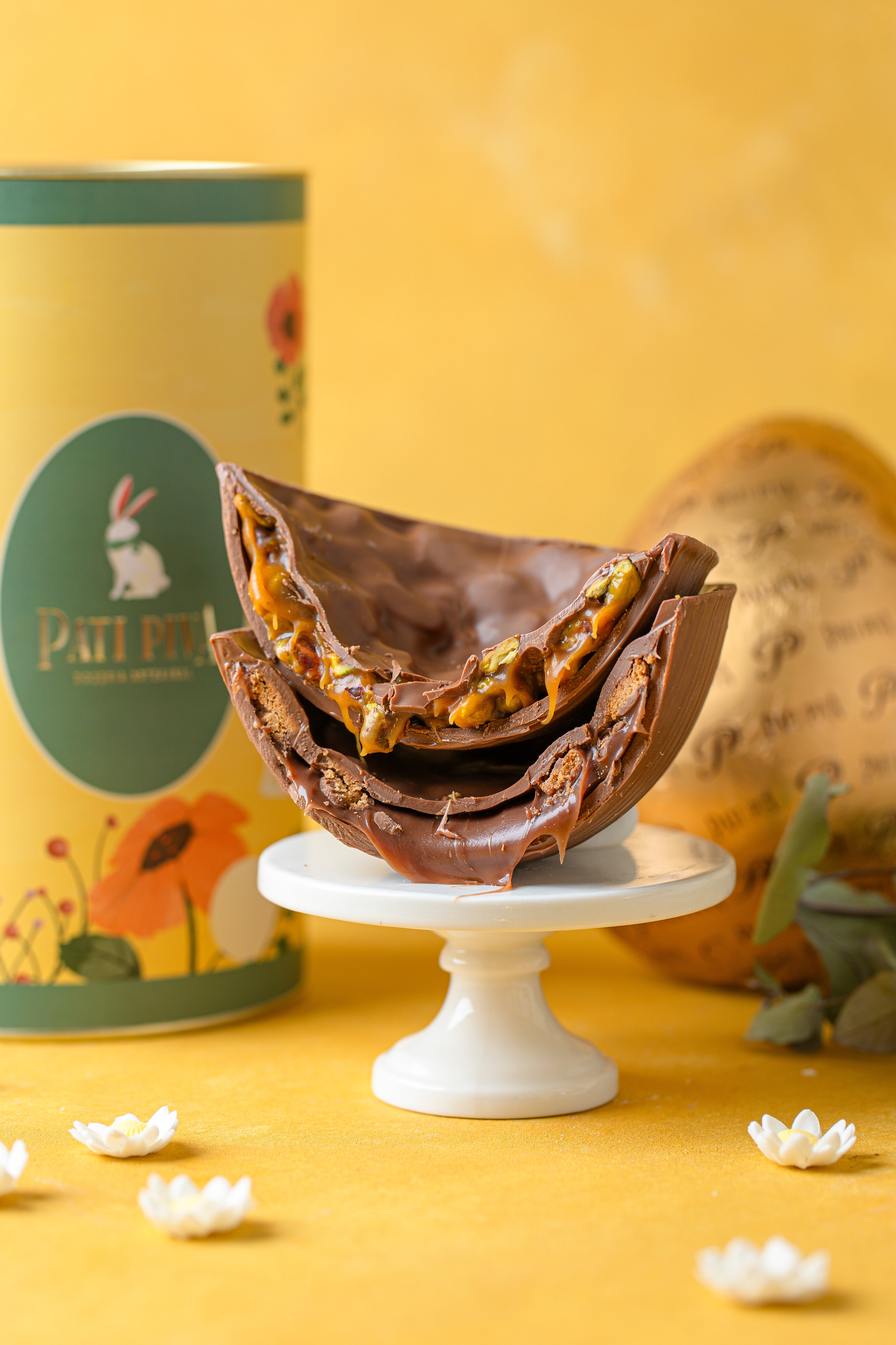 Ovo Meio a Meio - Bruxinha Brigadeiro e Puxa Puxa Pistache