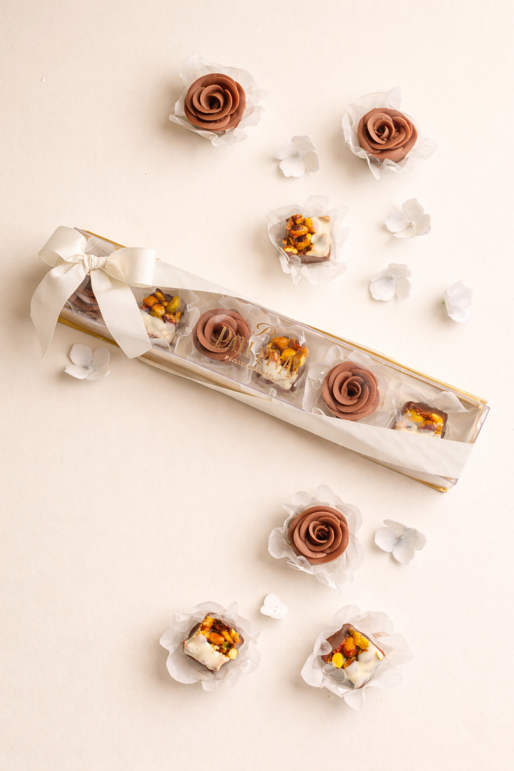 Caixa com Rosas ao Leite e Puxa Puxa de Pistache - Dia das Mães