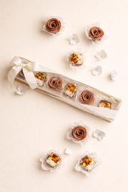 Caixa com Rosas ao Leite e Puxa Puxa de Pistache - Dia das Mães