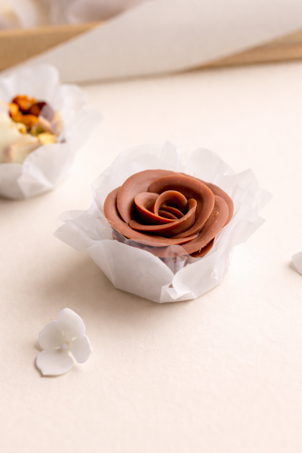 Caixa com Rosas ao Leite e Puxa Puxa de Pistache - Dia das Mães