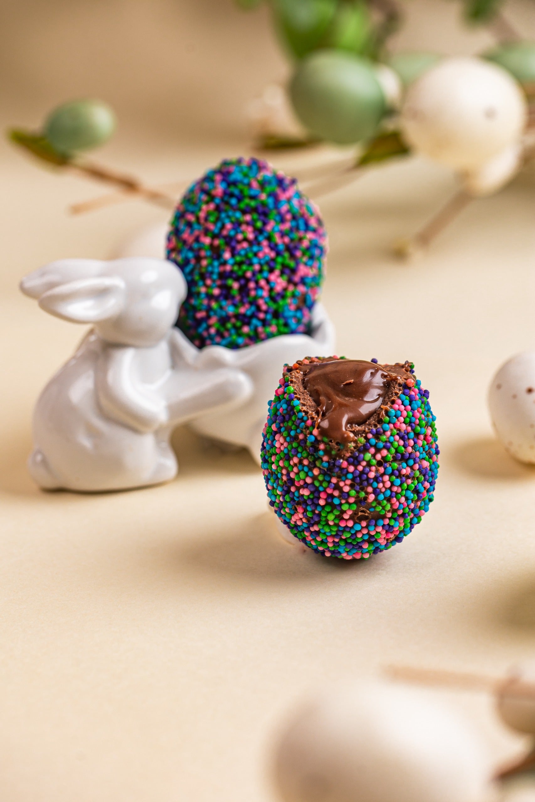 Mini Coelho Porcelana - Com Ovo Galinha Dragê