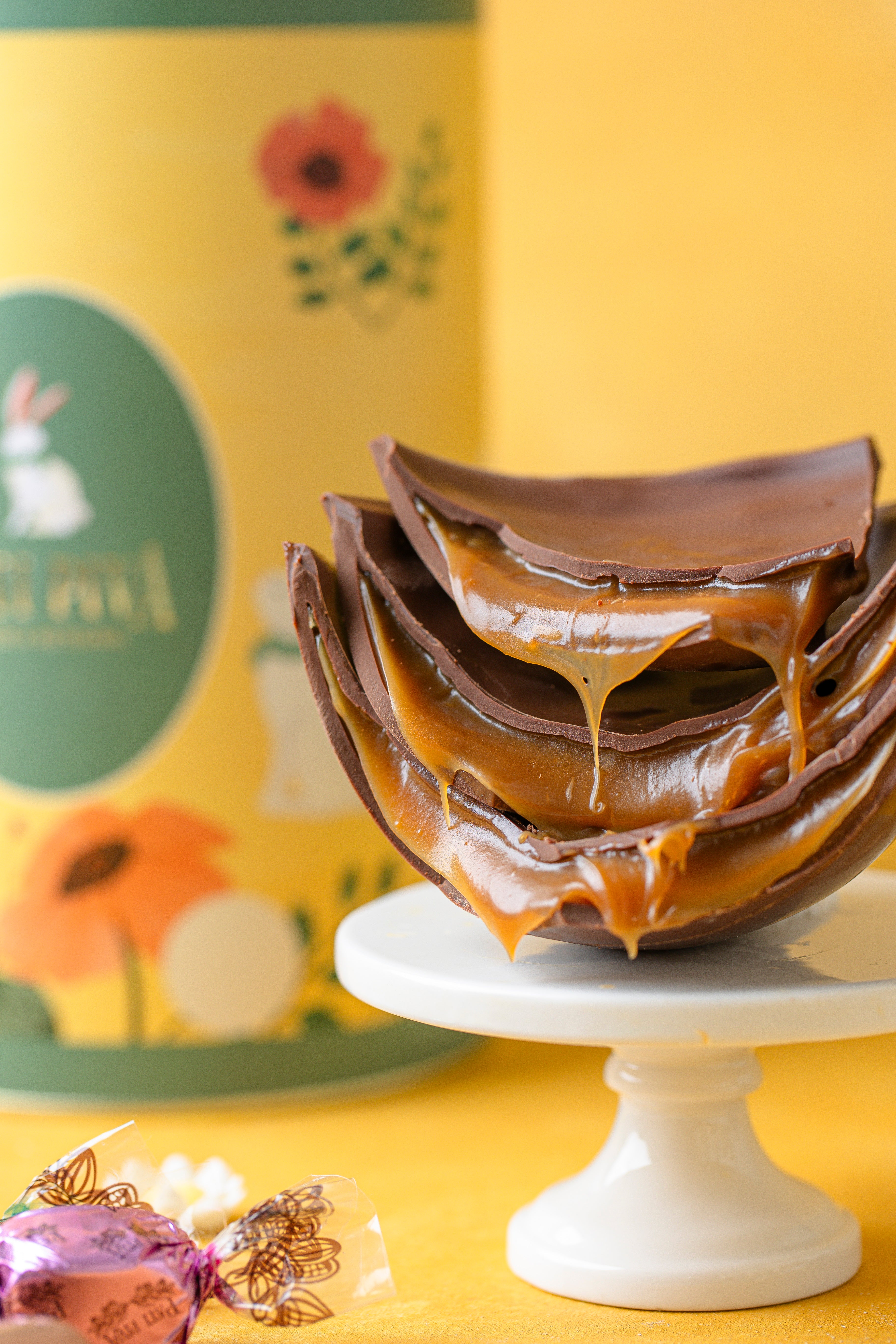 Ovo Meio Amargo com Caramelo G