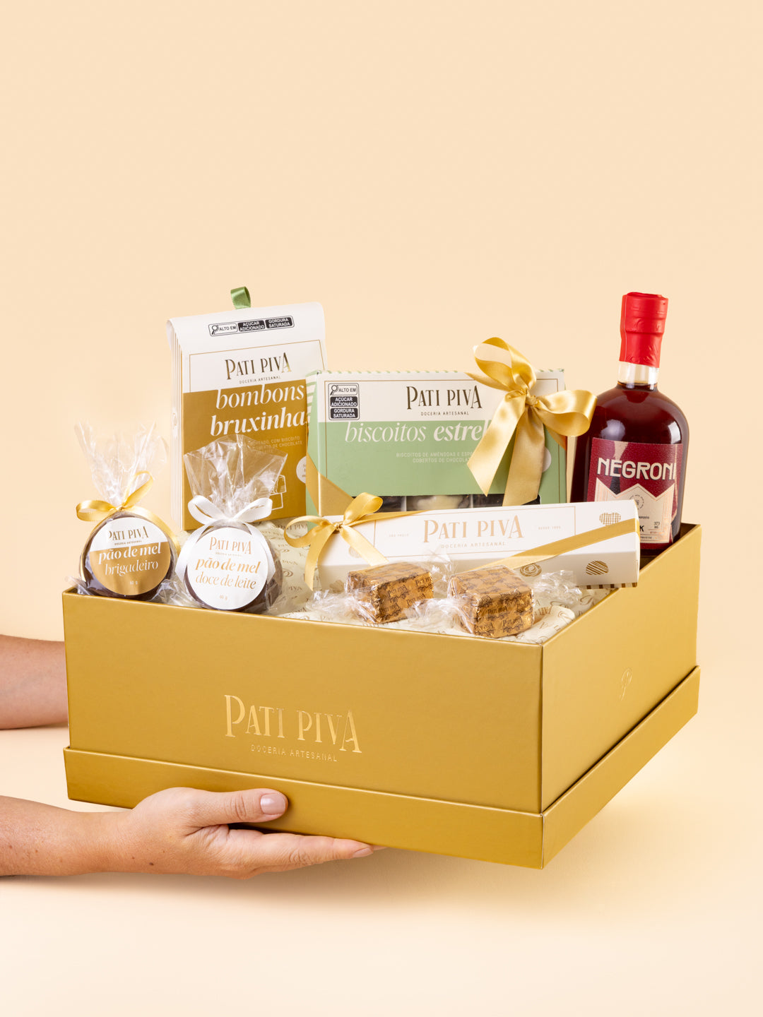 Cesta M com Doces e Negroni 375ml