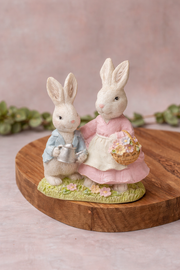 Enfeite dupla de coelhos - Mãe e filho - Resina