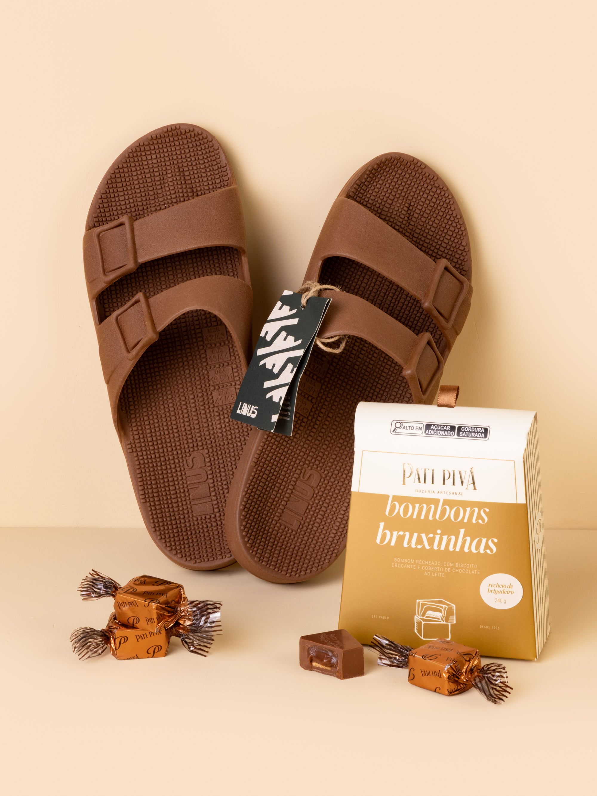Combo com Bruxinhas de Brigadeiro e Sandália Linus
