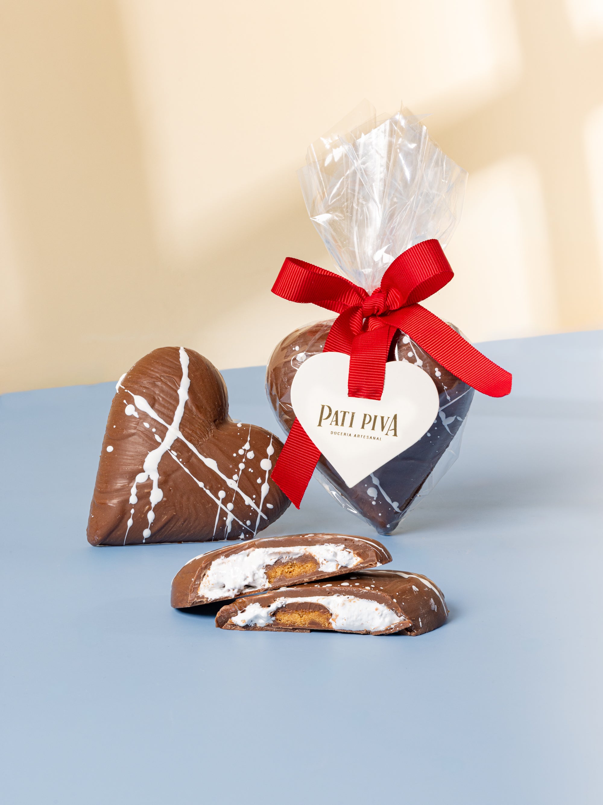 Cesta Dia dos Namorados Quadrada com Doces e Vinho Italiano