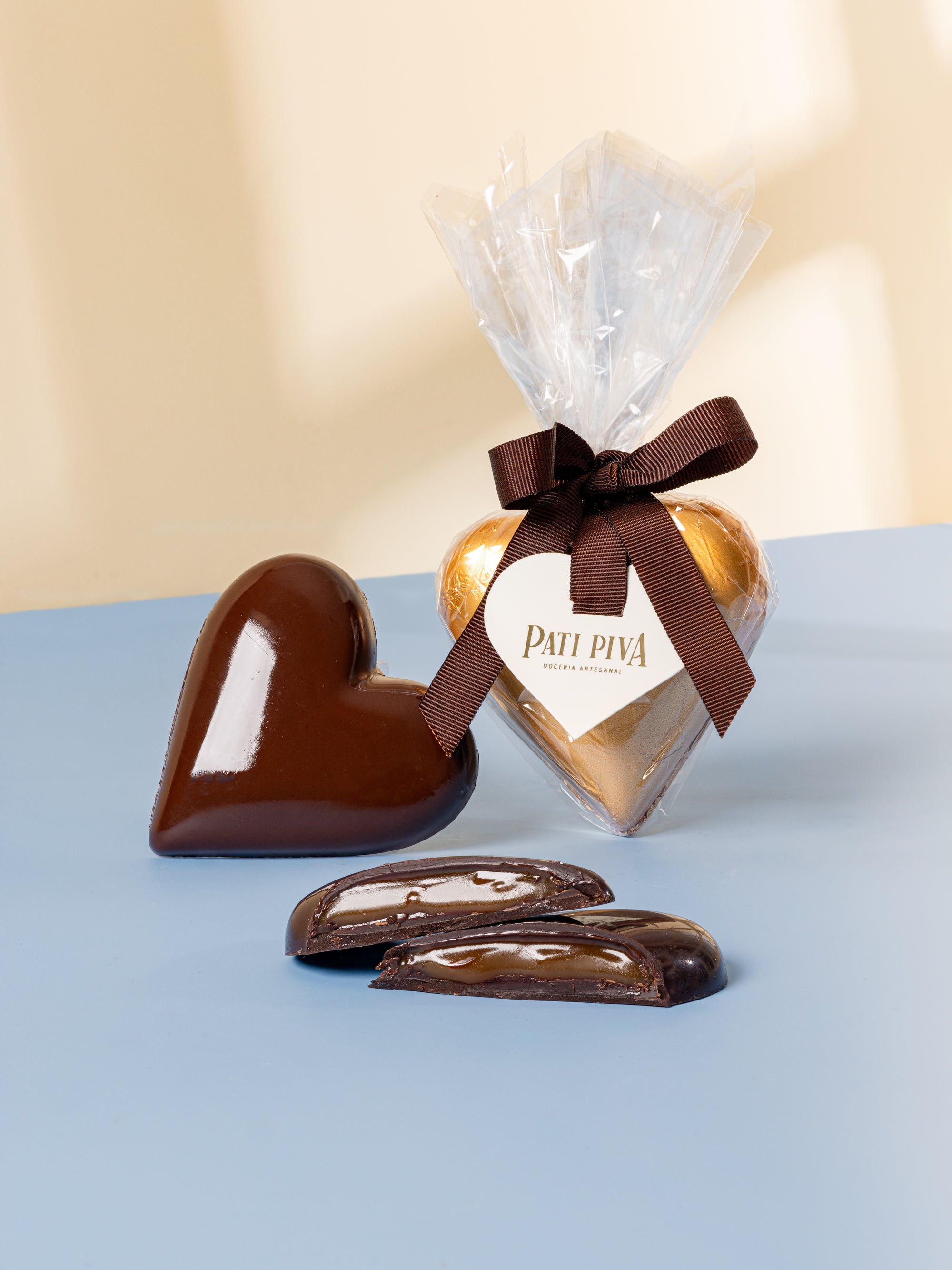 Cesta Dia dos Namorados Quadrada com Doces e Vinho Italiano
