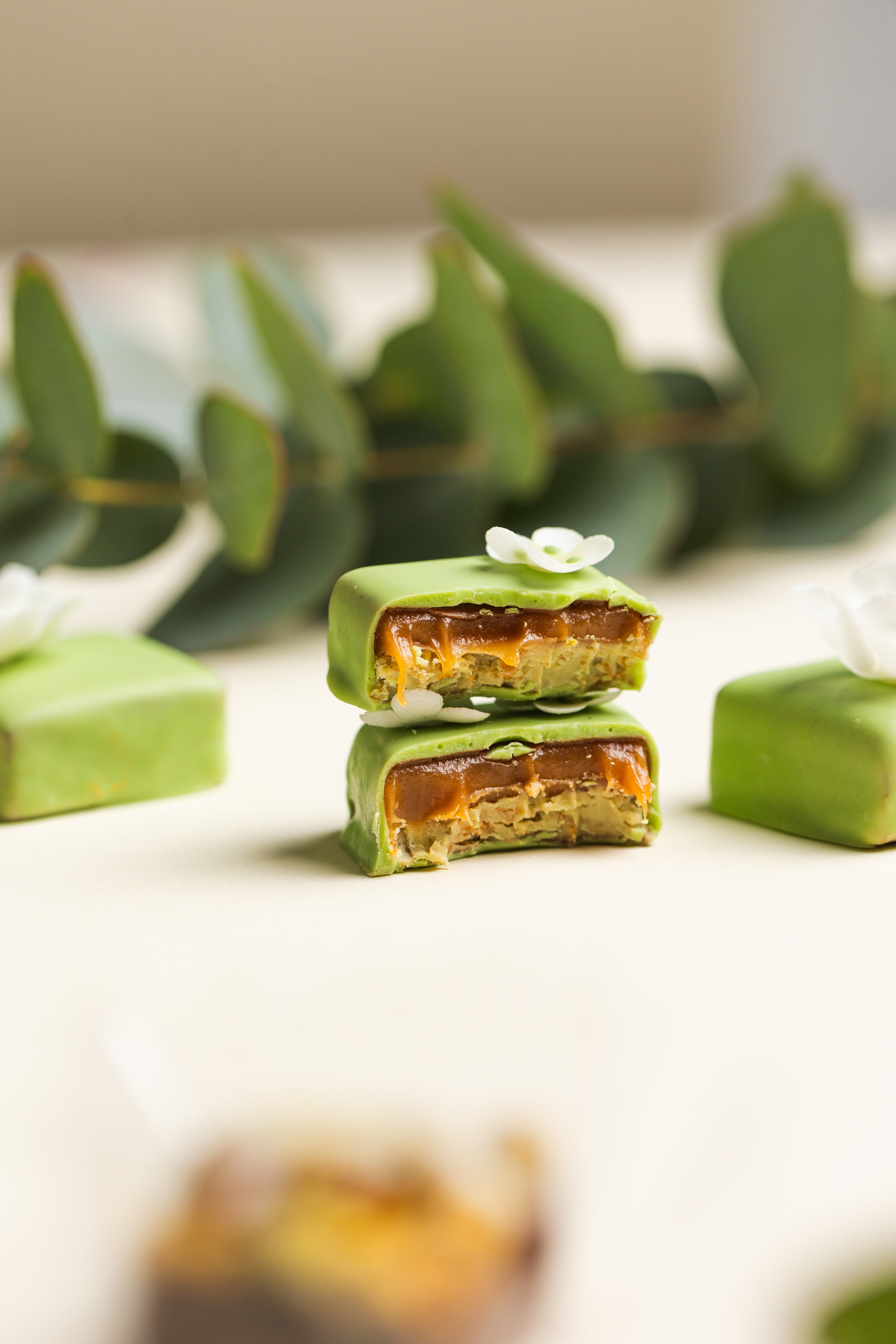 Gaveta com 9 bombons com flores de açúcar - Dia das Mães