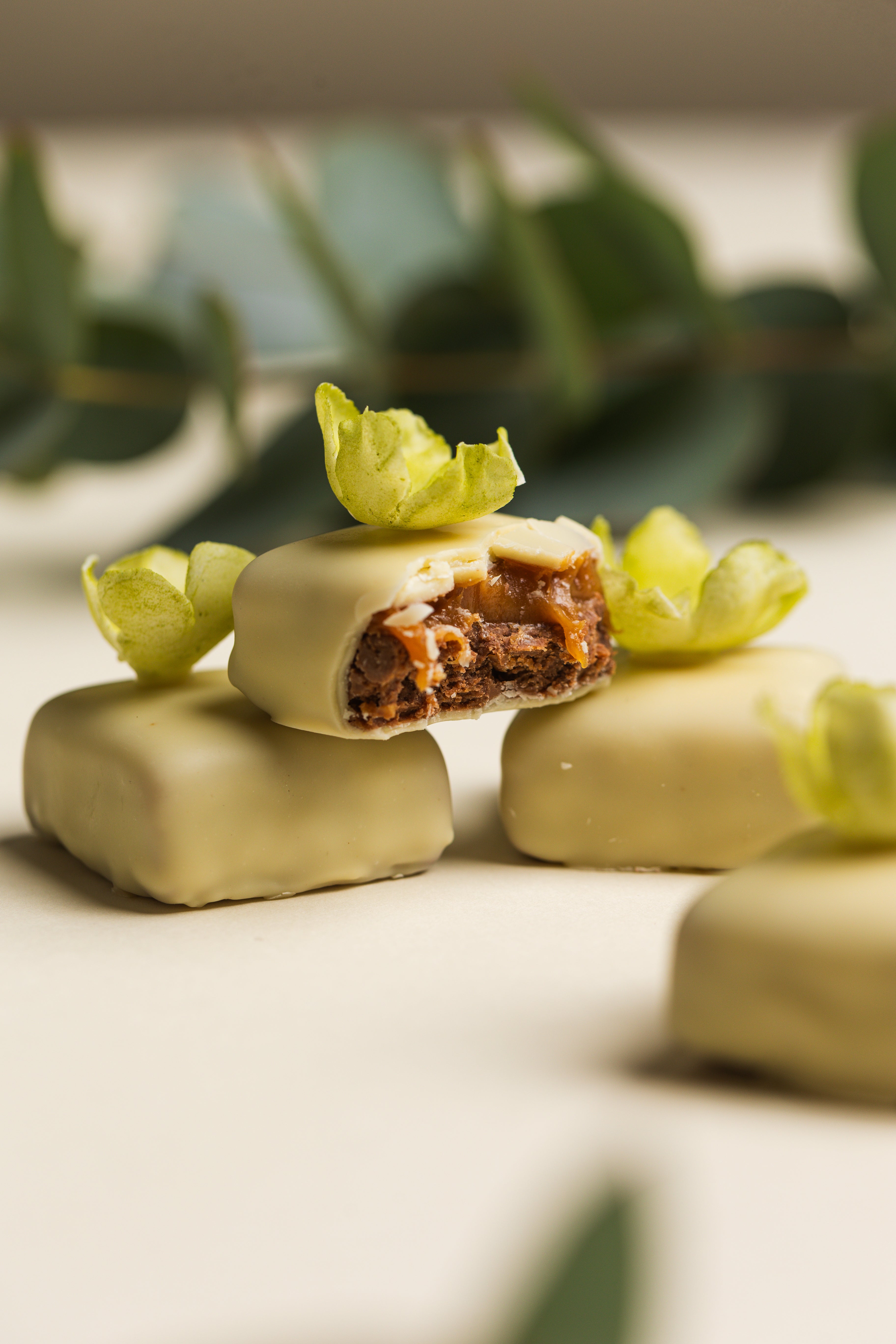 Gaveta com 9 bombons com flores de açúcar - Dia das Mães