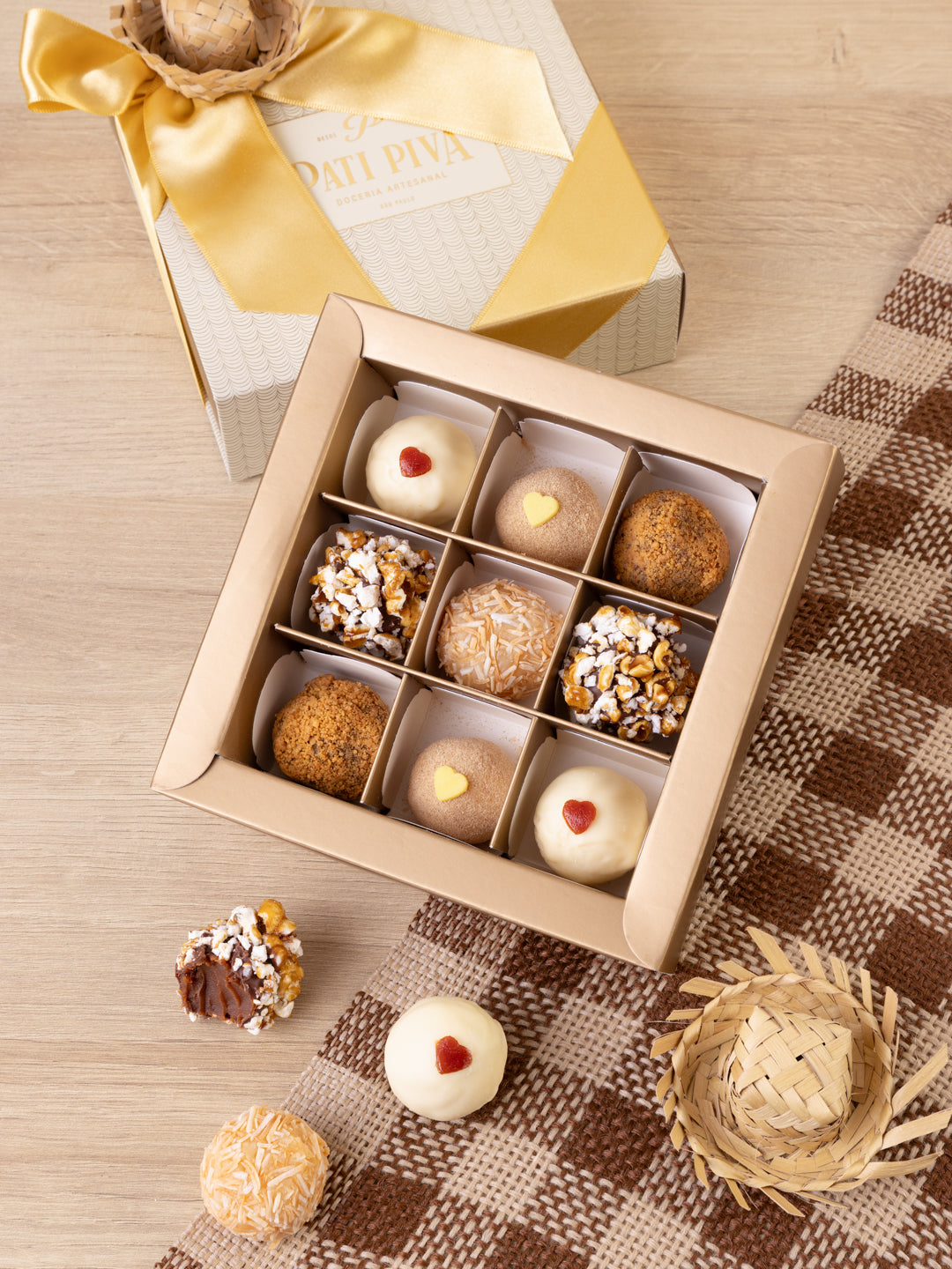 Gaveta com 9 doces juninos