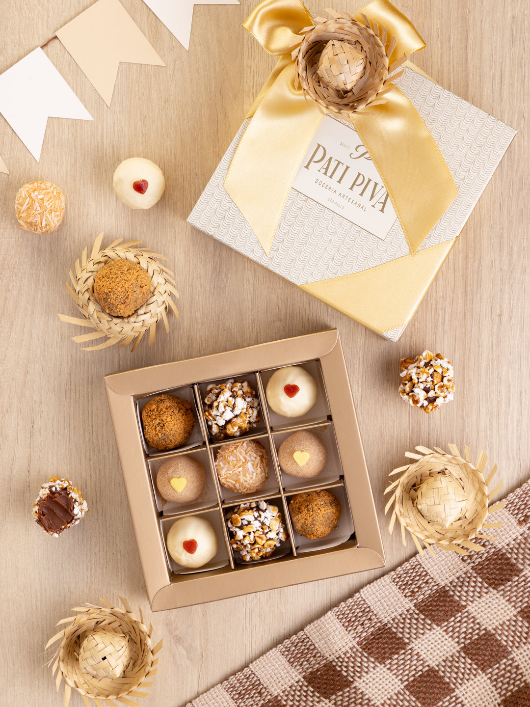 Gaveta com 9 doces juninos