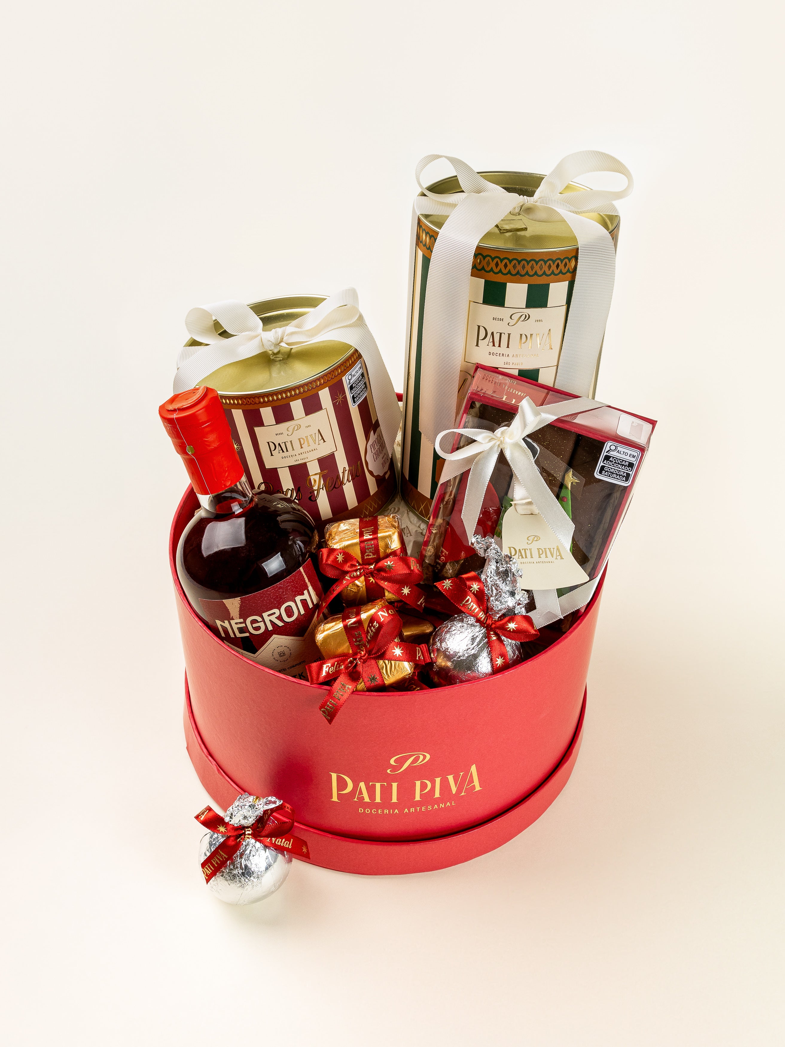 Cesta Natalina Vermelha Redonda com Doces e Negroni