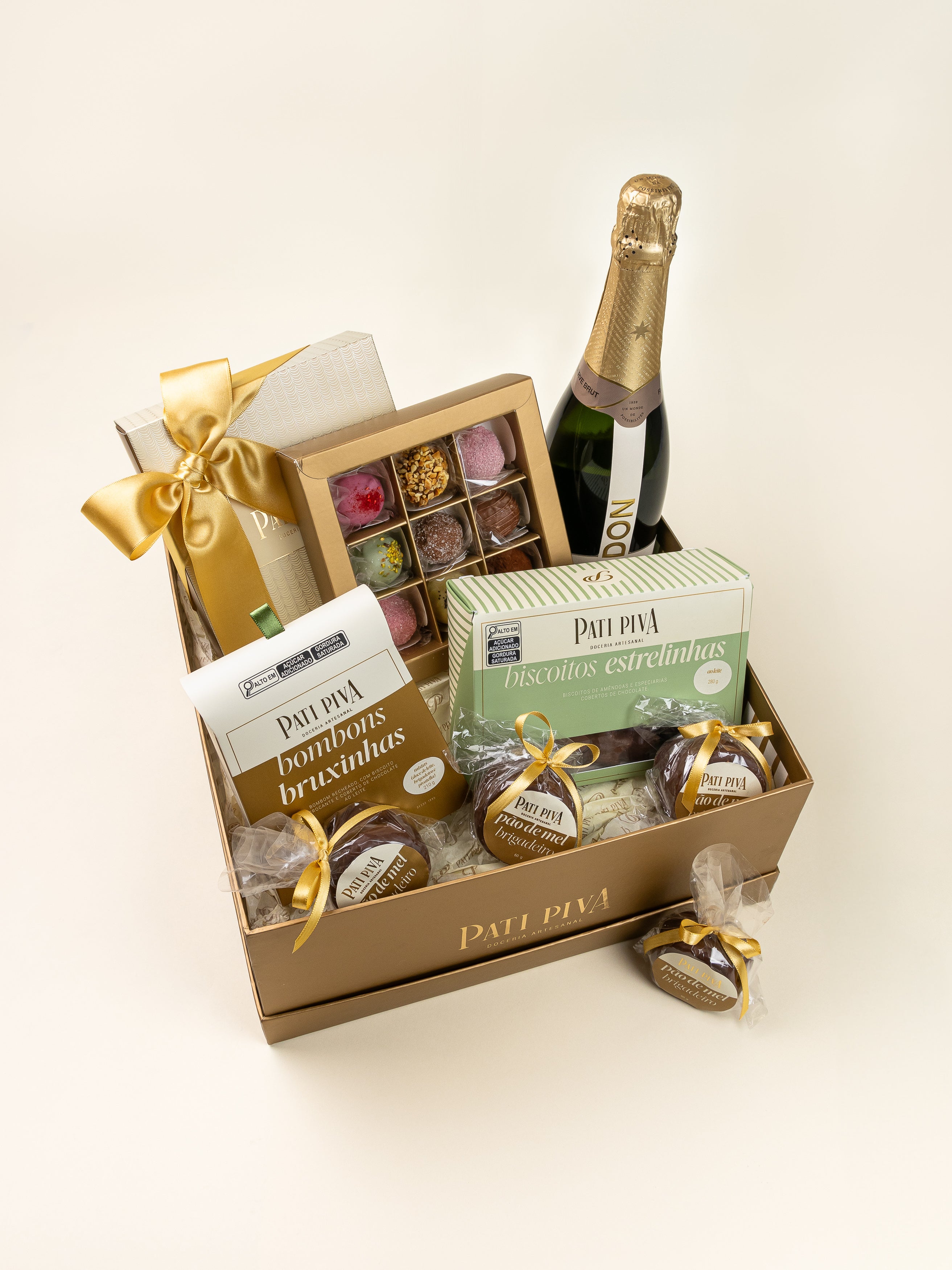 Cesta de Reveillon com Docinhos e Chandon Réserve