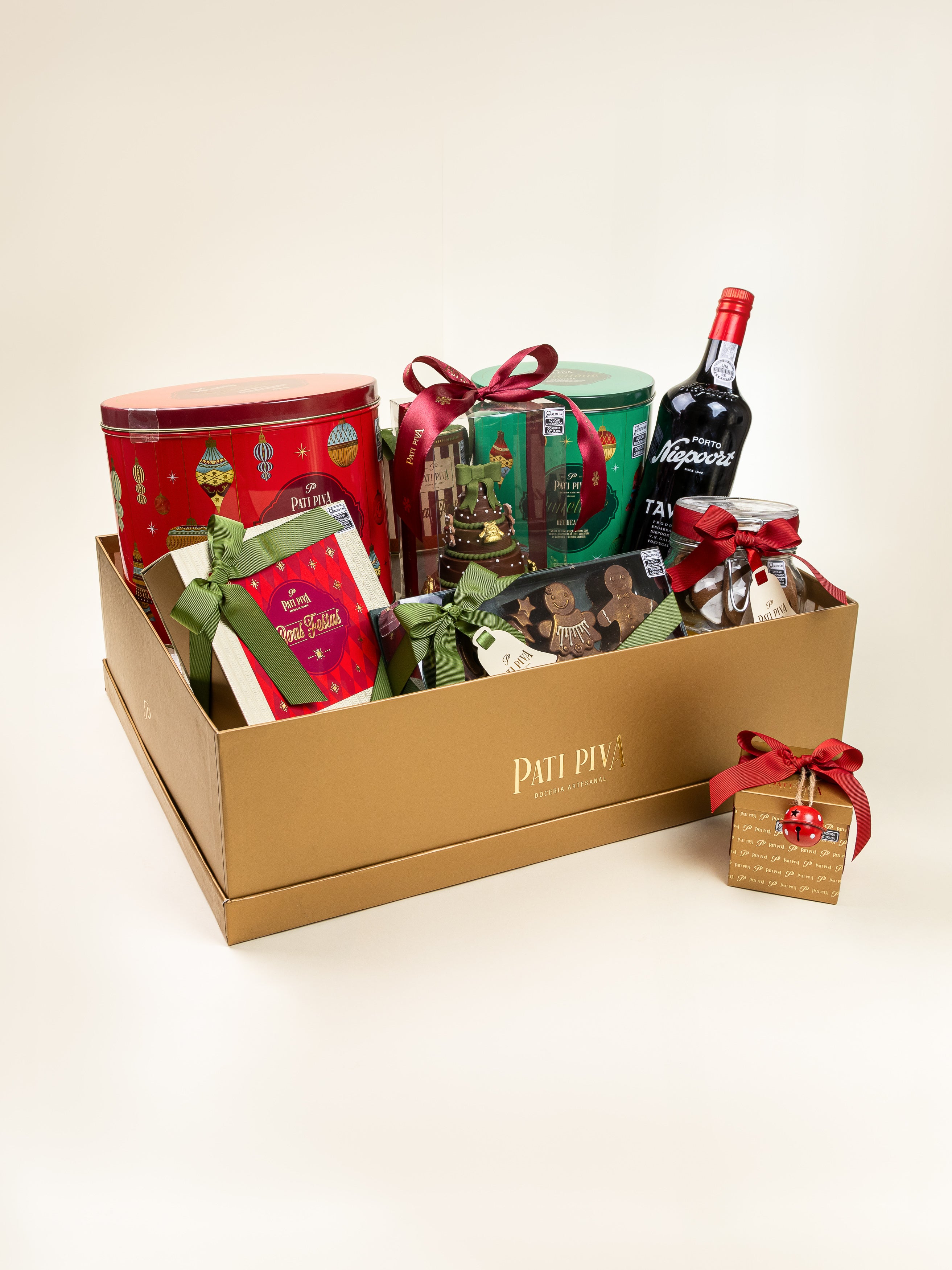 Cesta de Natal Quadrada GG com Vinho Tawny