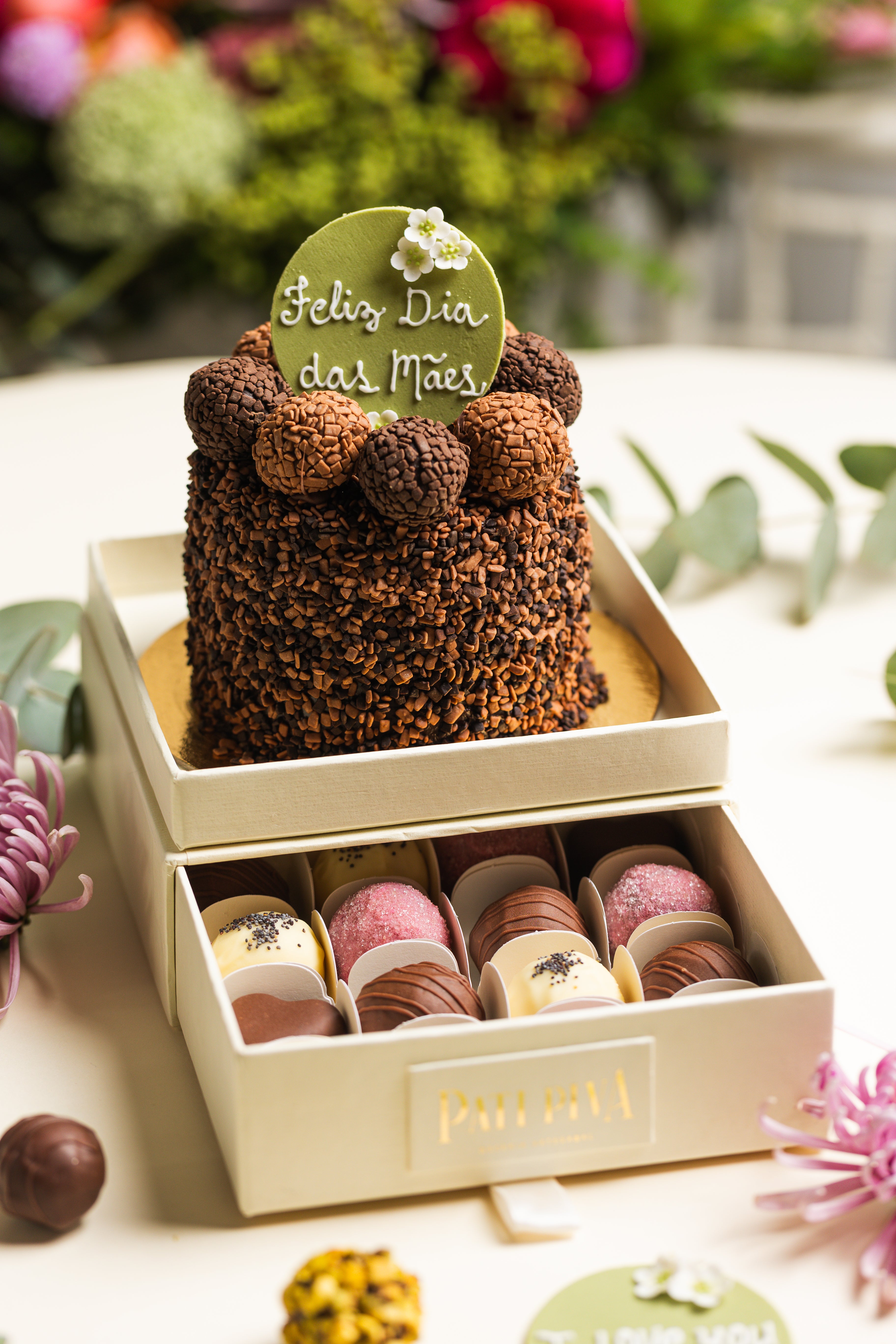 Kit Especial dia das Mães - Bolo de brigadeiro e docinhos
