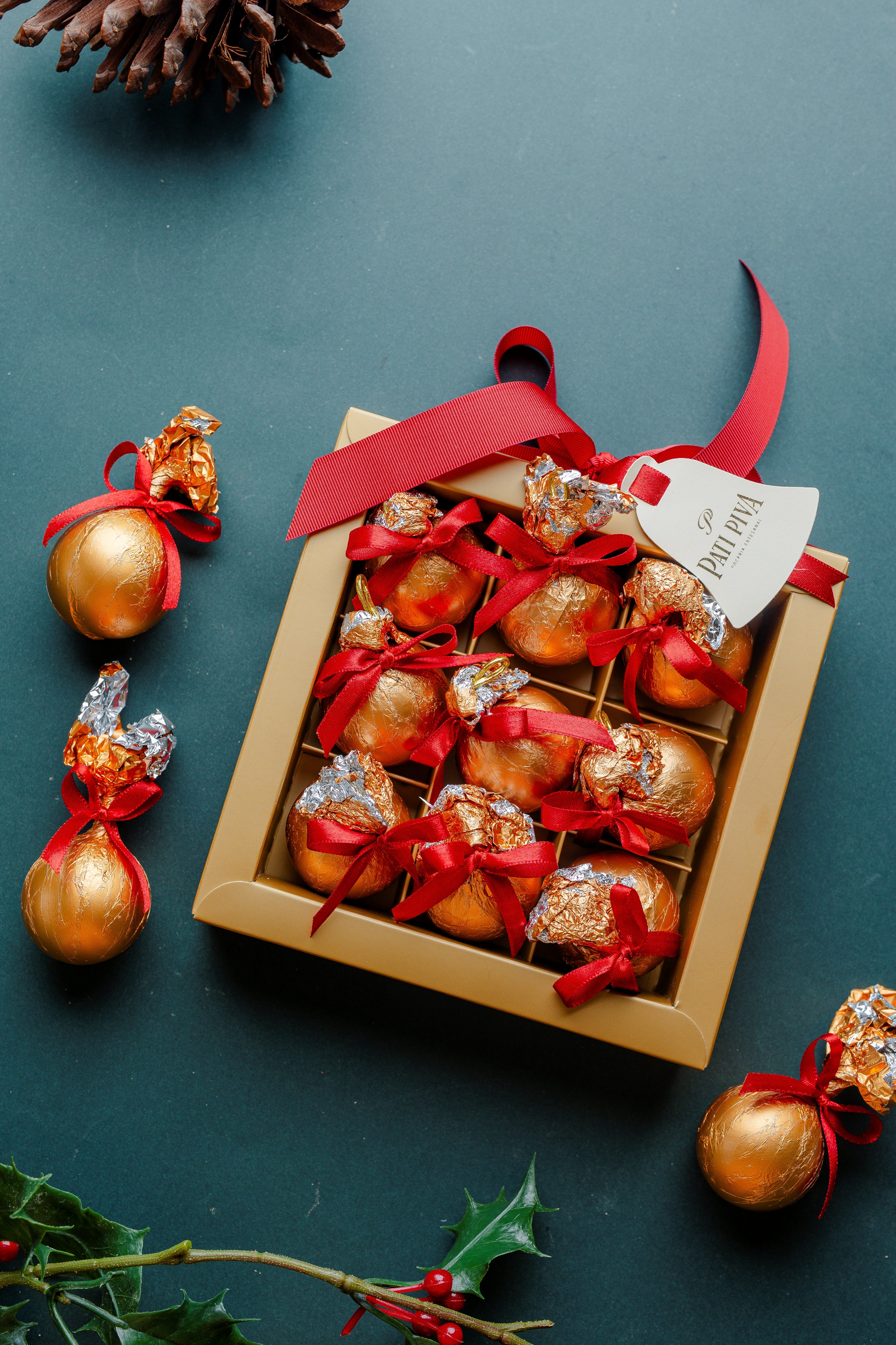 Gaveta com 9 Bolas de Natal - Brigadeiro