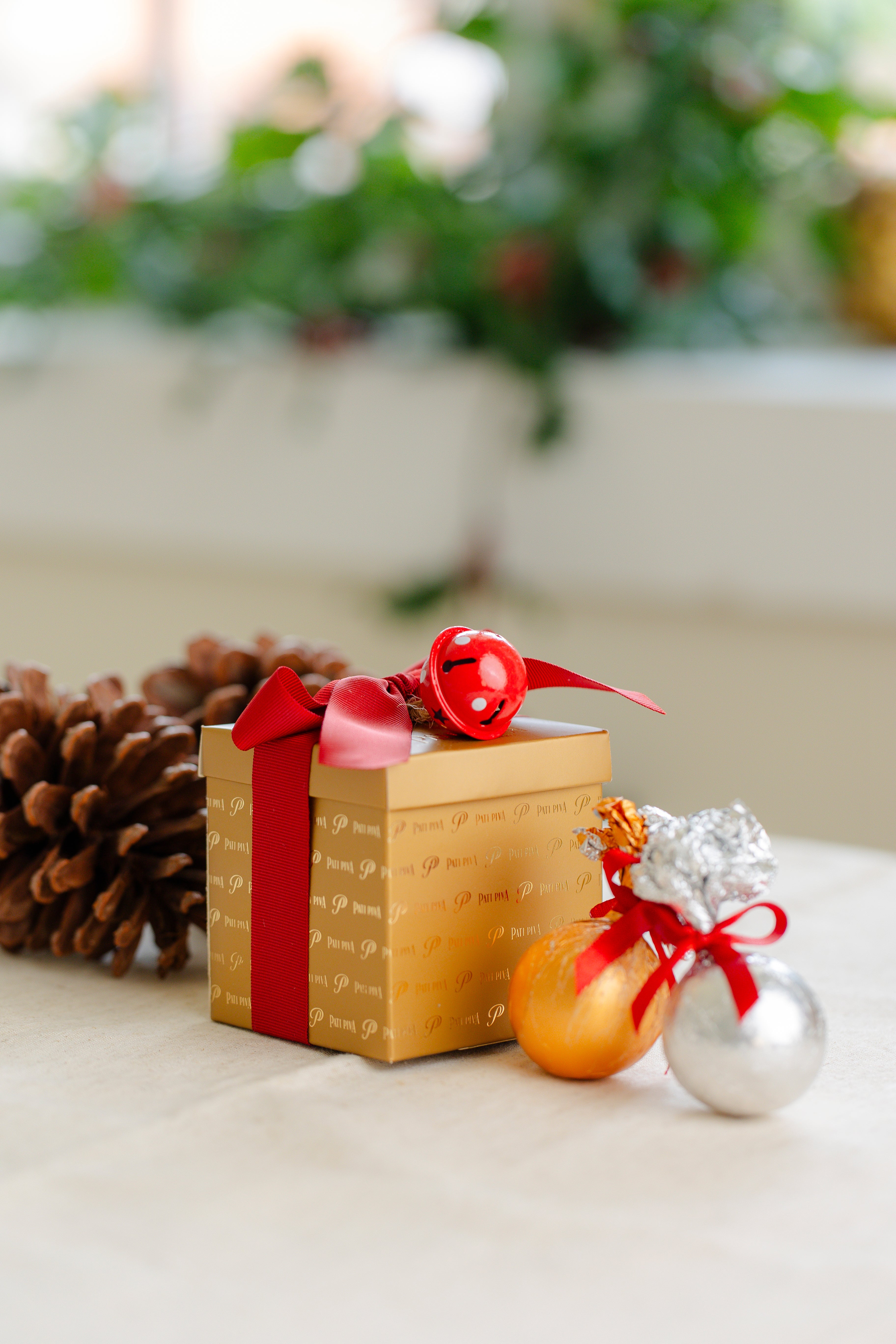 Caixa Presentinho de Natal - Com Bolas de Brigadeiro e Marshmallow