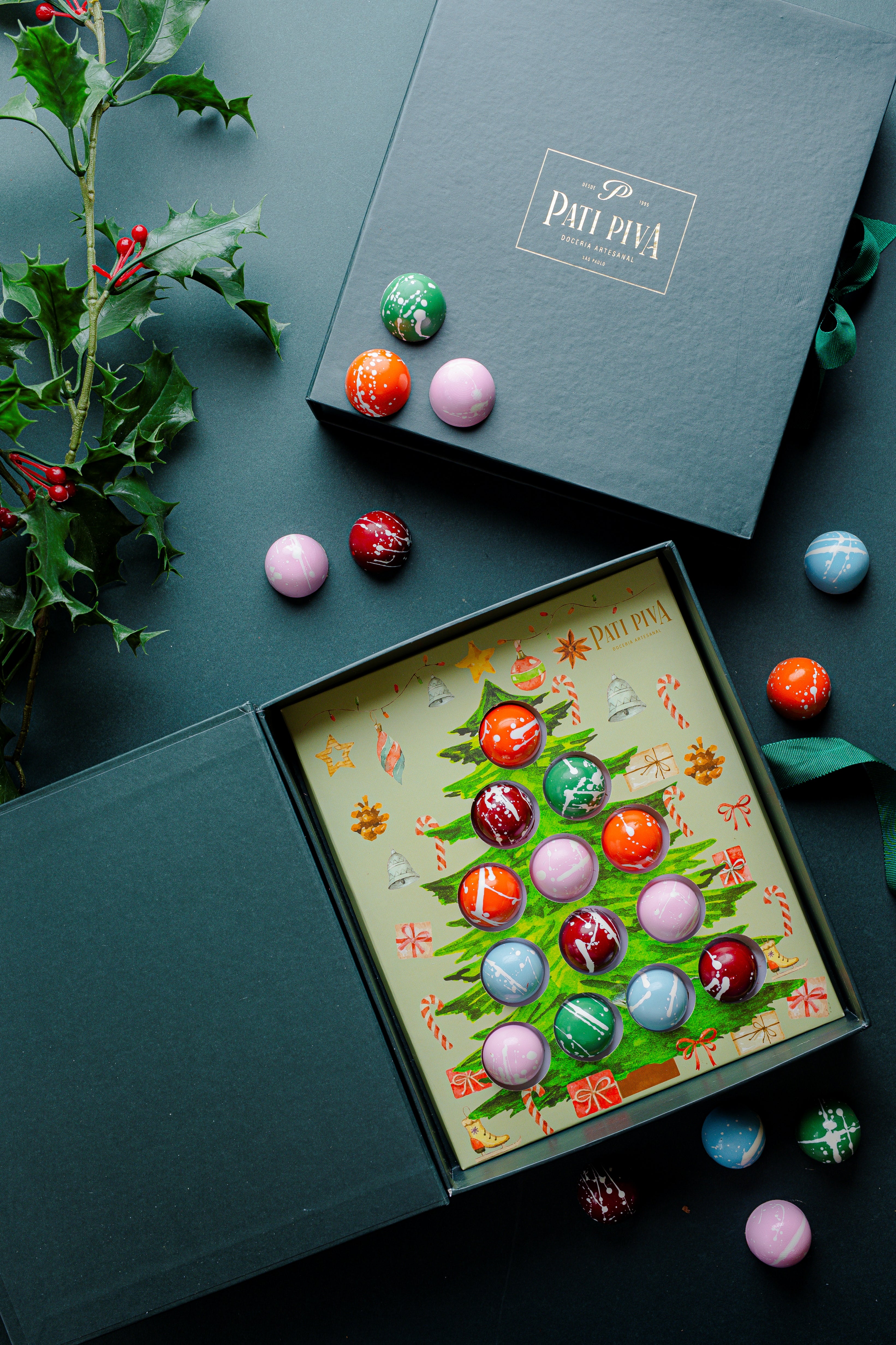 Caixa Livro - Com Bombons Pintados