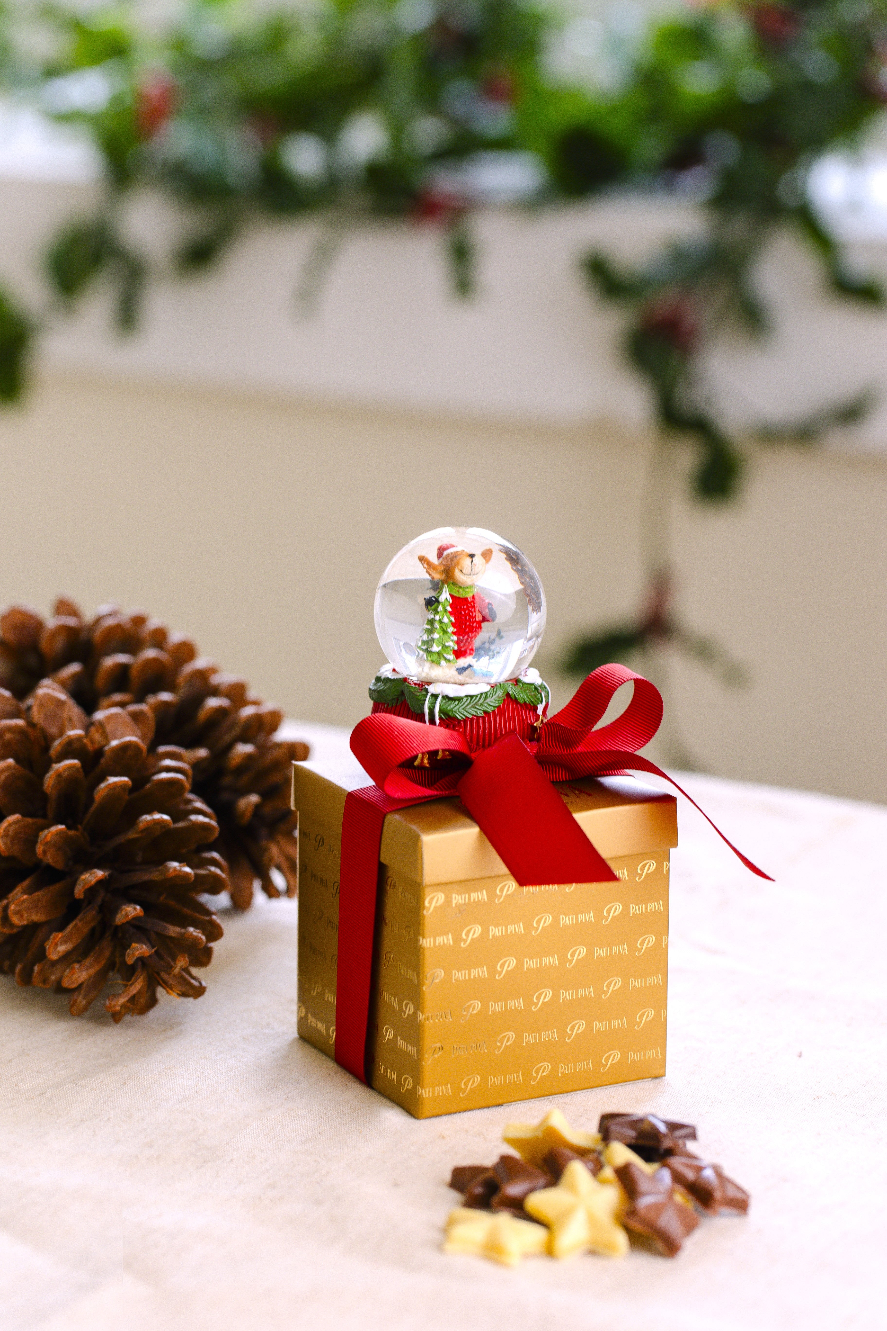 Caixa Presentinho com Mini Globo - Com Estrelas de Chocolate