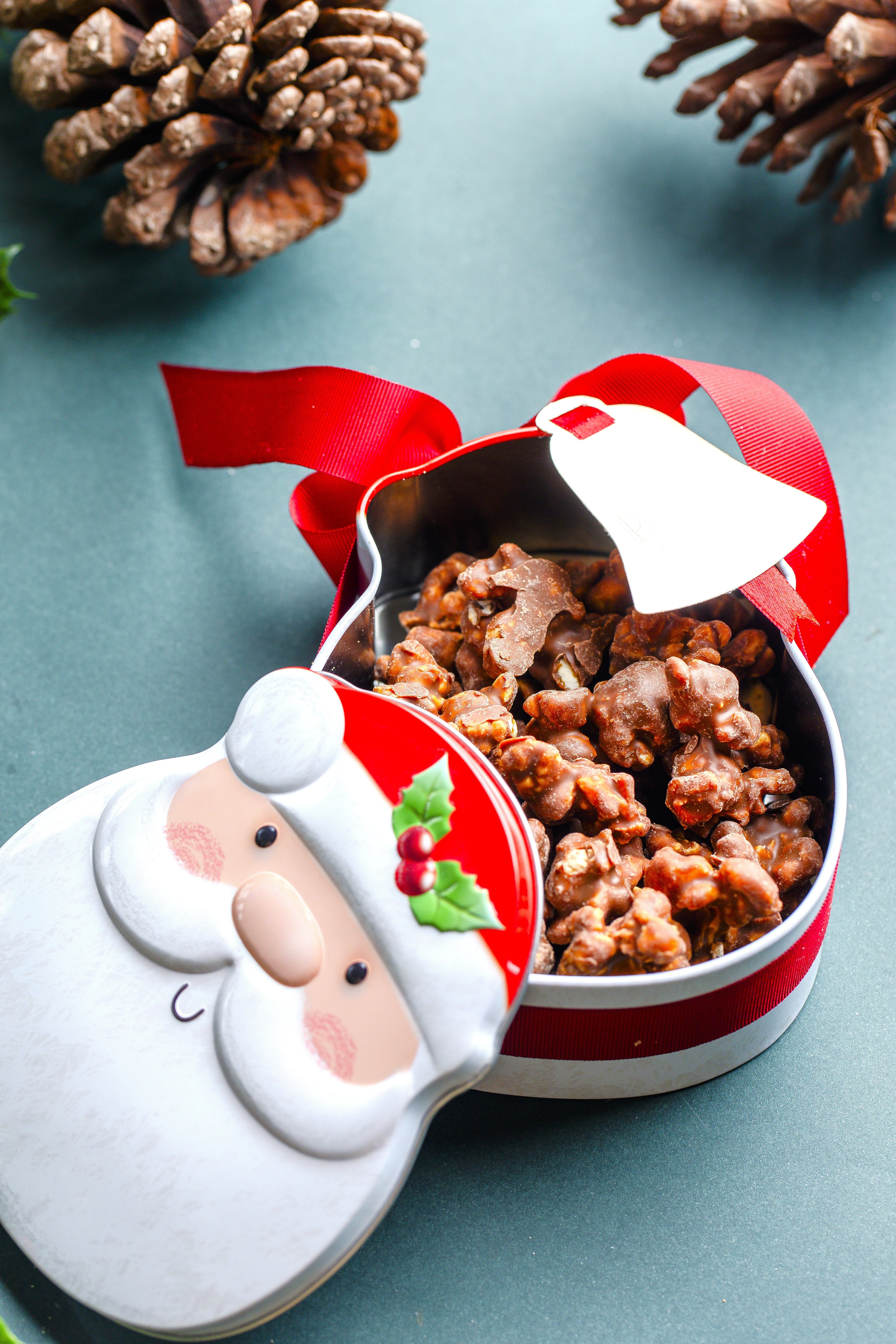 Latinha Papai Noel com Pipocas Pipopivas