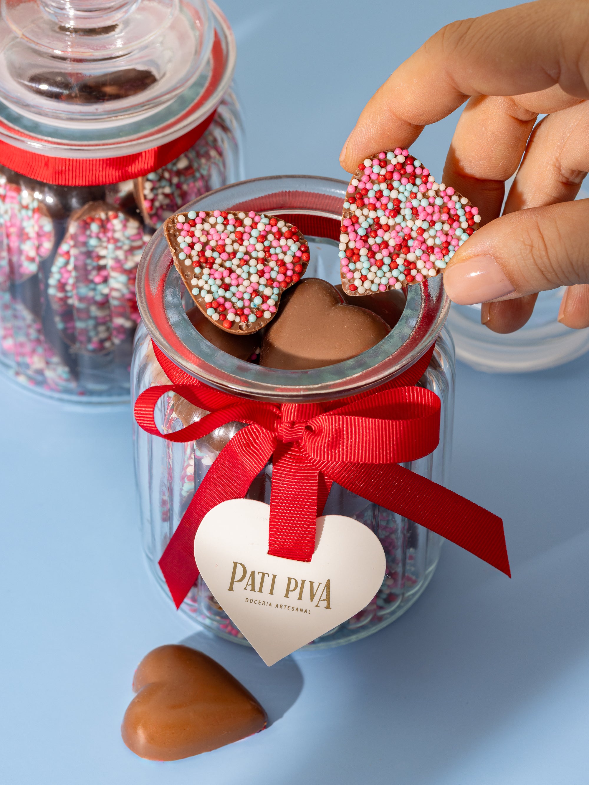 Cesta Dia dos Namorados Quadrada com Doces e Vinho Italiano