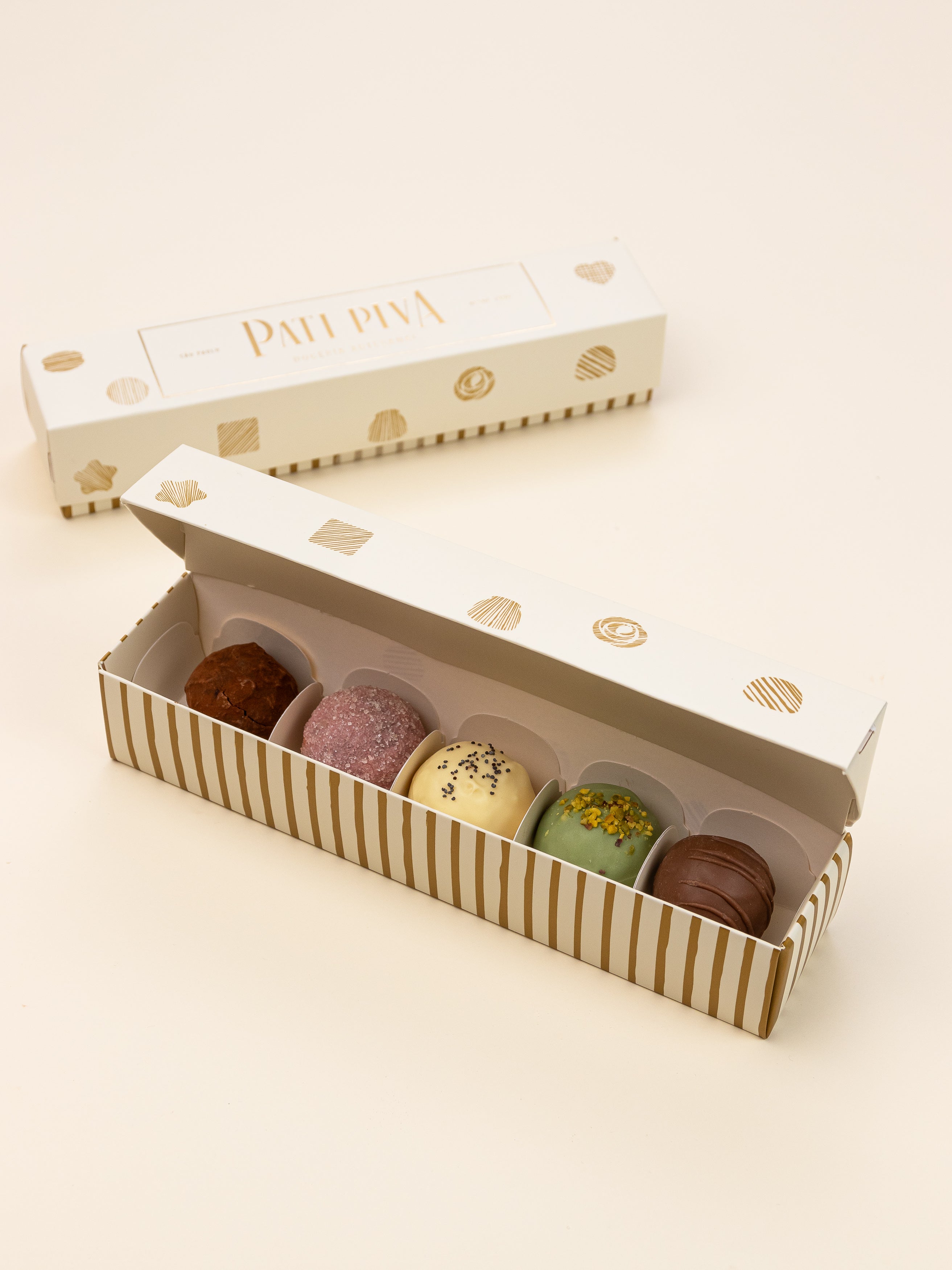 Cesta G - Doces, Flores e Vinho
