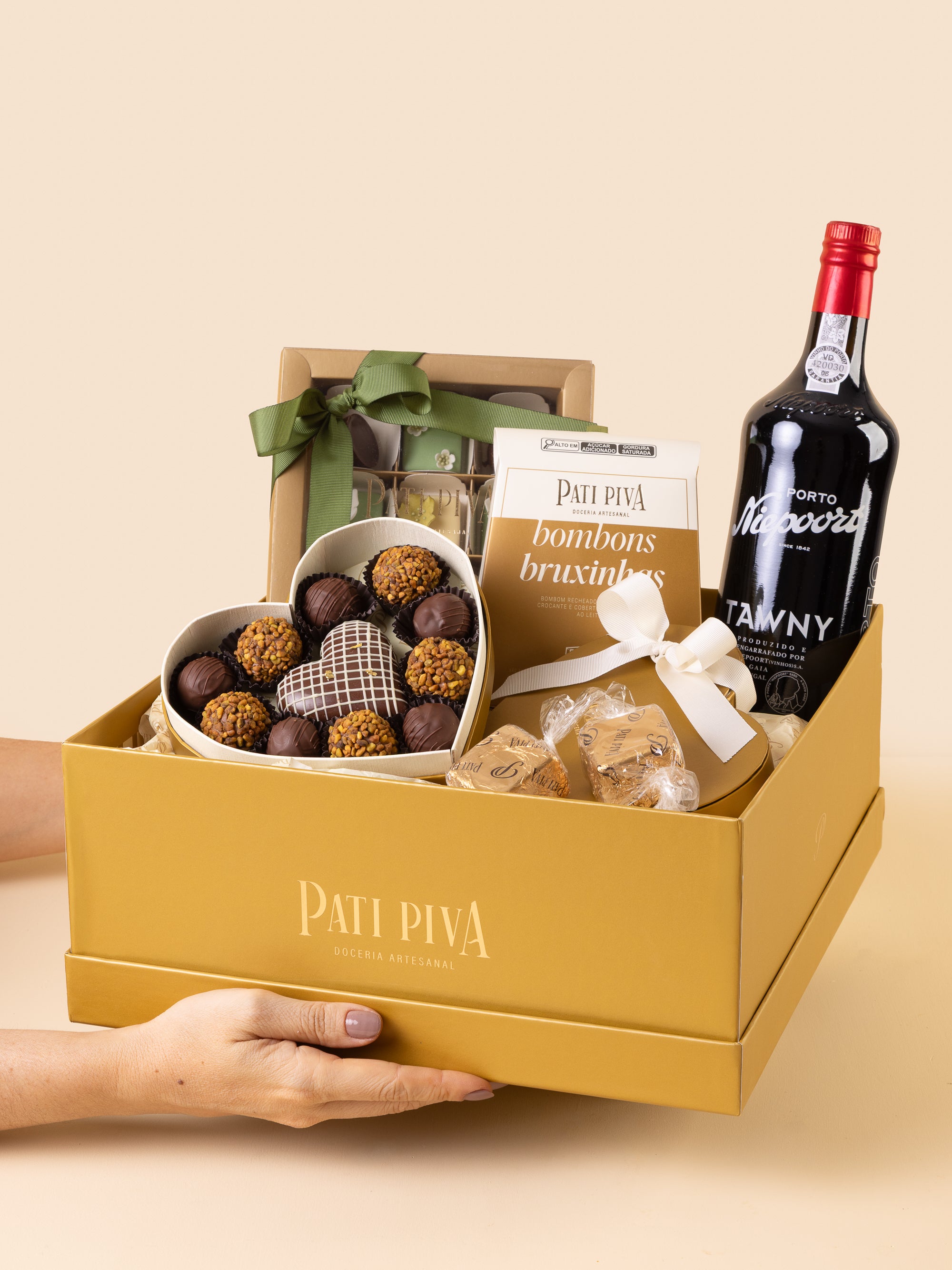 Cesta Quadrada G com Vinho - Dia das Mães