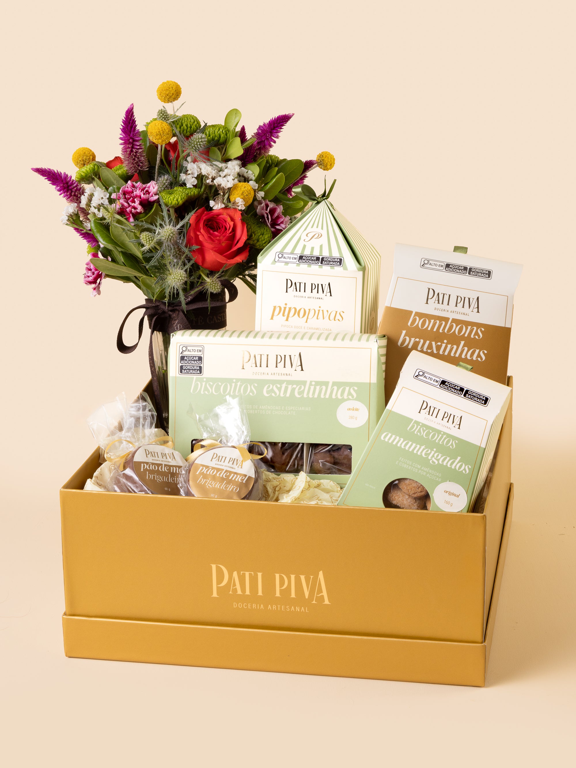 Cesta de Presente G com flores Tetê Castanha