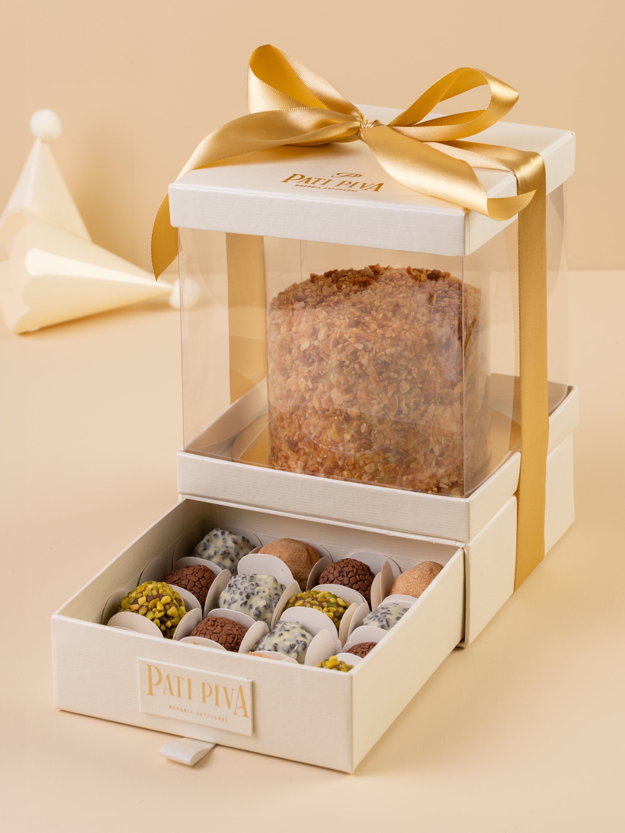 Kit Festa Bolo Framboesa e Amêndoas e Docinhos